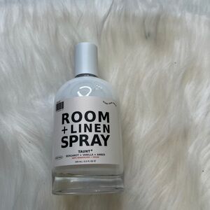 DedCool Room + Linen Spray - Taunt - 3.5 fl. oz